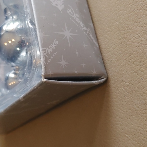 Disney Wine Accessories - Picture 7 of 9